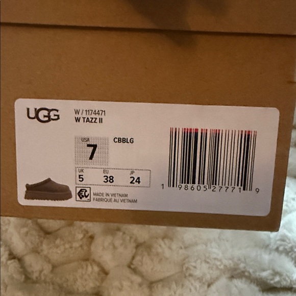 UGG Tazz II in Rich Brown - Picture 6 of 6